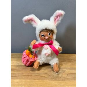 Annalee 6” mouse in white furry bunny costume with basket 2013